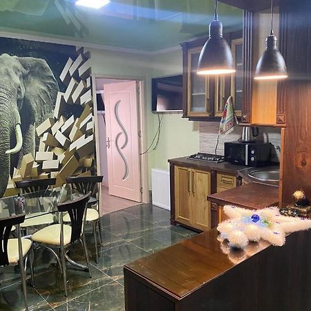 Bed and Breakfast Art Hole Kutaisi Exterior foto