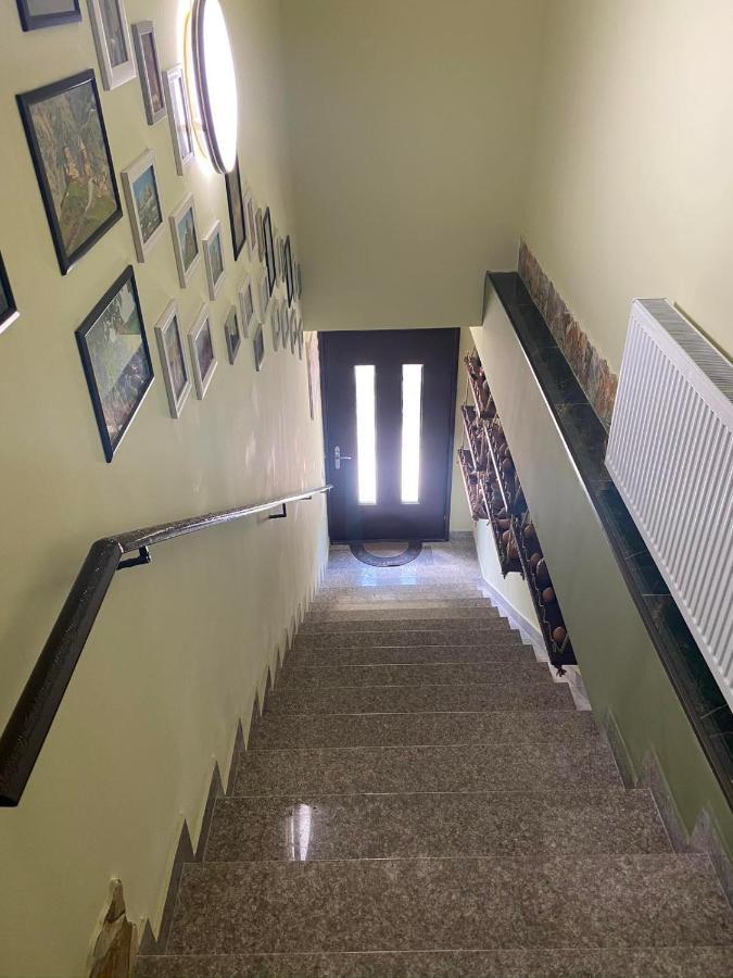 Bed and Breakfast Art Hole Kutaisi Exterior foto