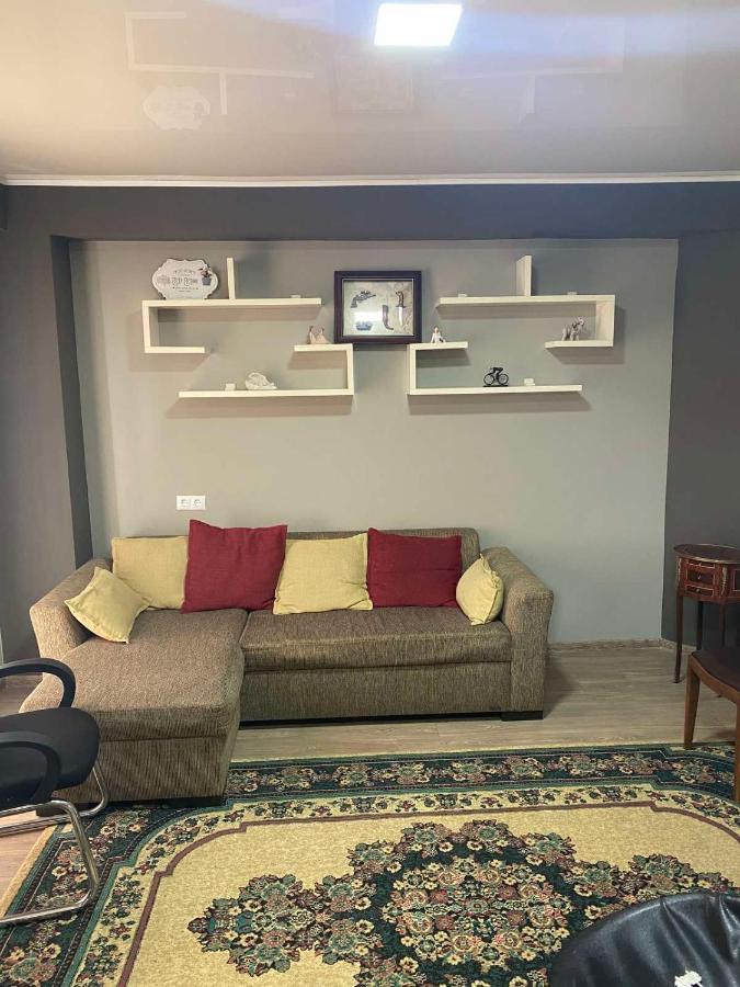 Bed and Breakfast Art Hole Kutaisi Exterior foto